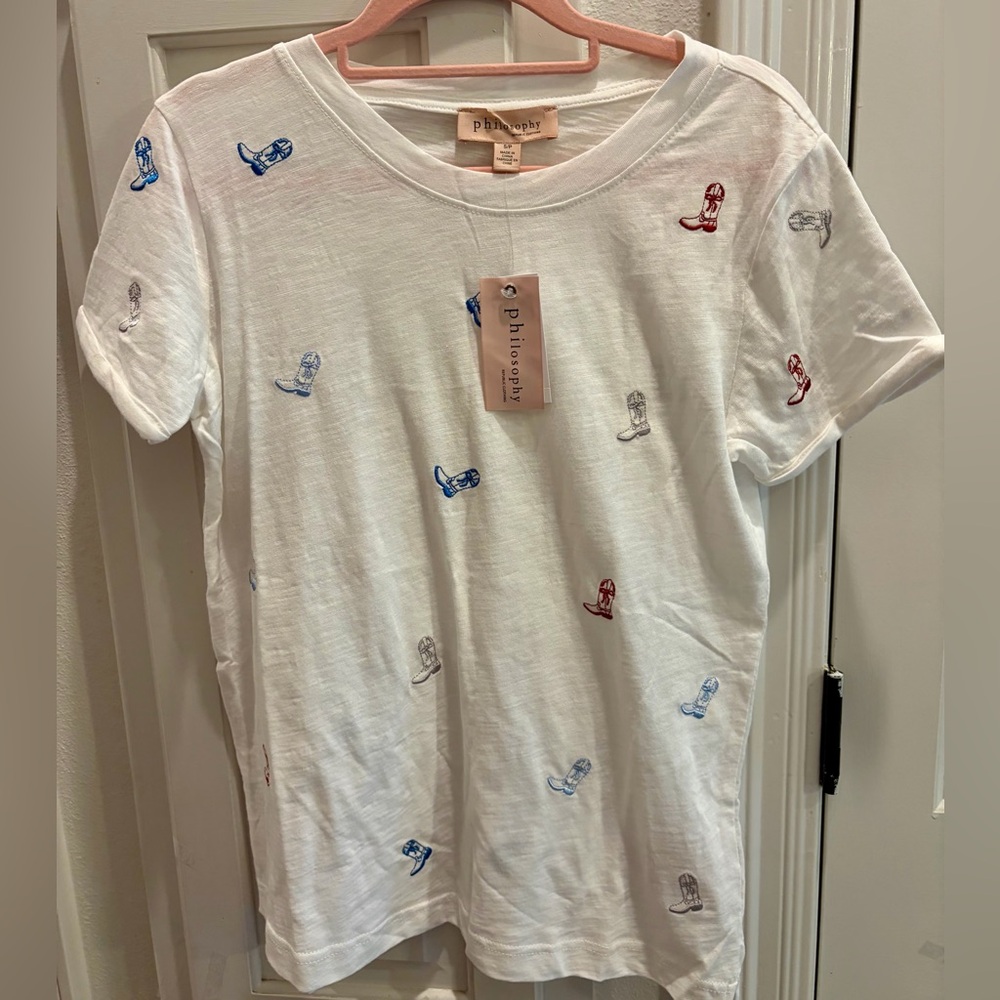 NWT PHILOSOPHY Women’s Size S Tee with Red and Blue Embroidery Cowboy Boots